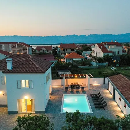 Villa Matea Nin Exterior photo